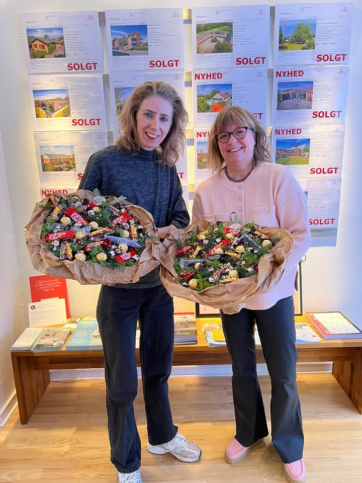 CD Bolig anerkender henvisninger med kreative blomsterbuketter