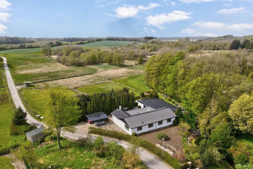 EDC Støvring fremhæver idyllisk og moderne ejendom nær Suldrup