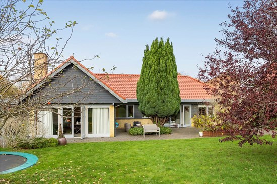 Grøndalsvej 13 og 2 andre boliger er kommet til salg denne uge i Viby J - se boligerne her.