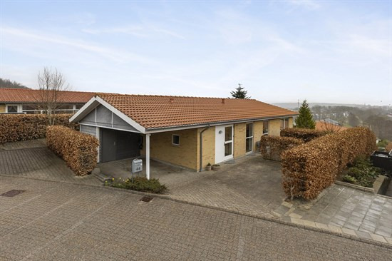 Skovhøj 44 og 2 andre boliger er kommet til salg denne uge i Aabenraa - se boligerne her.