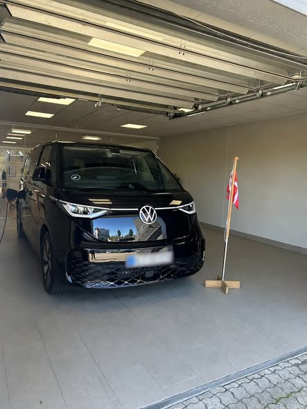 Autocentralen Viborg har afleveret biler til nye ejere