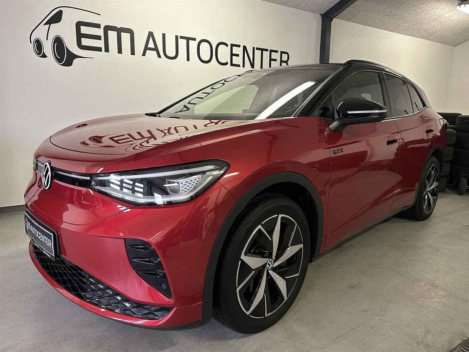 EM AUTOCENTER ApS præsenterer lækker VW ID.4 til salg for dem, der lever livet i overhalingsbanen