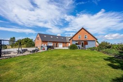 Enggårdsvej 1 og 1 anden boliger er kommet til salg denne uge i Gelsted - se boligerne her.