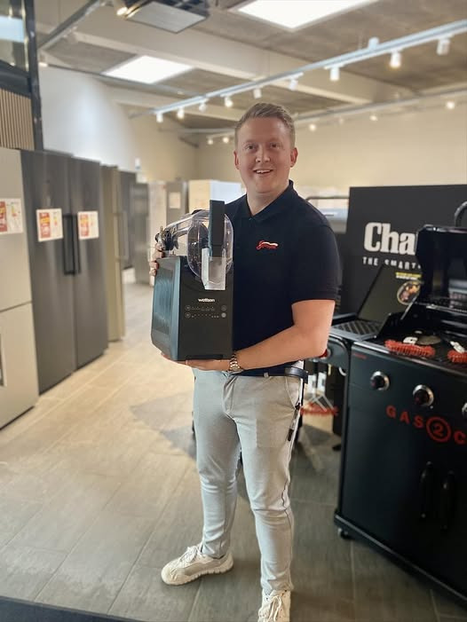 Skousen Holstebro udlodder en Wattson slushice-maskine i sommerkonkurrence