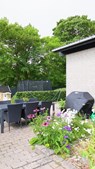 Indbydende villa med terrasse og have til salg i Lillevorde hos Ejendomsmæglerne Hansen & Thoft