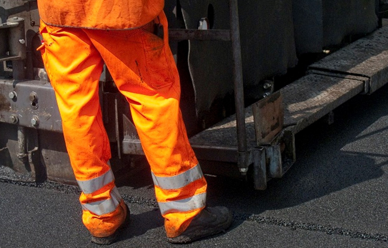 Sunds Omfartsvej får nyt asfalt