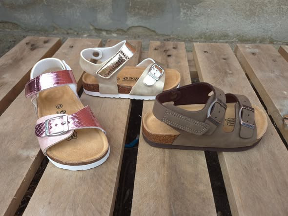 Sportigan Farsø sælger Zig Zag cork sandaler til børn for 150 kr.
