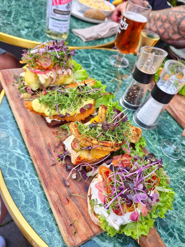 Vind en hyggelig frokost for to hos Café Tidslös i Slagelse