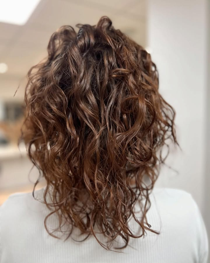 Bøgvad: Fra lys til mørk – nyt hår og curl produkter giver naturligt look