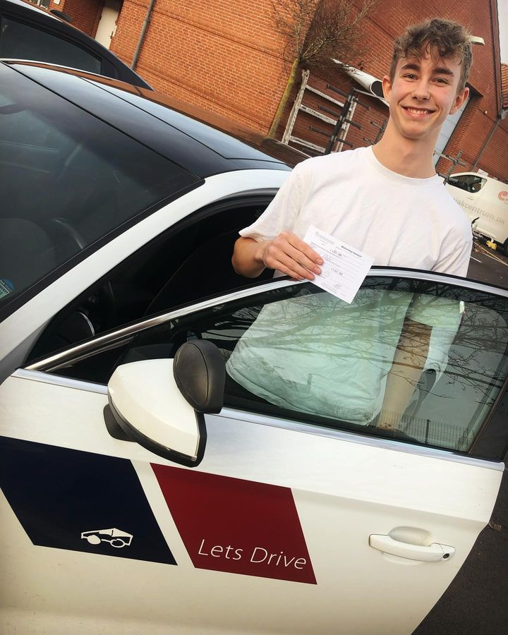 Lets Drive ønsker Marcus tillykke med kørekortet 