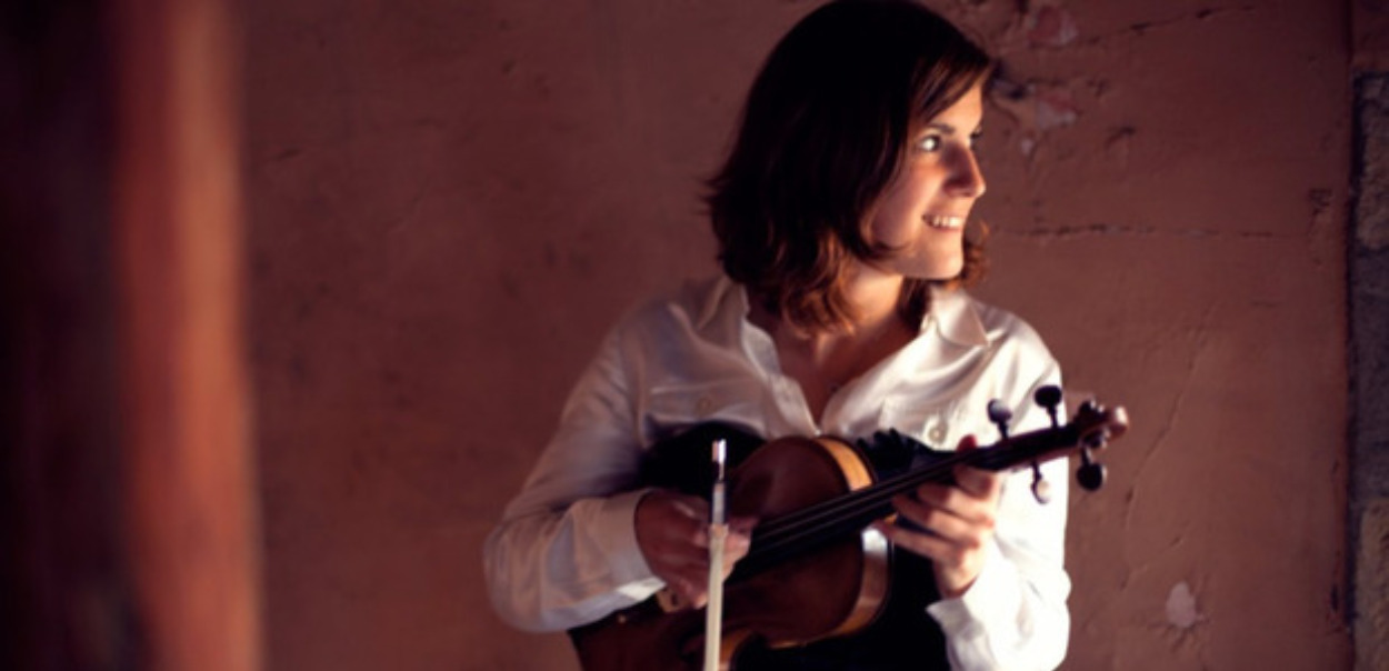 Musikgudstjeneste og Jazz brunch med fransk violinist Caroline Bugala i Skovvejskirken søndag 2 juli kl. 10