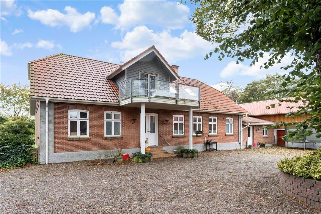 Top 6 over dyreste boliger til salg i Rødding. Priser op til 4.875.000 kr