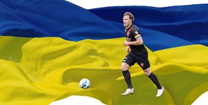 Houlkær Fodboldklub og hal donerer 10.000 kr. til Erik Sviatchenko's Ukraine indsamling
