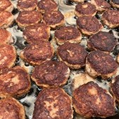 SuperBrugsen Hammerum frister med mandagsfrikadeller til kun 7 kr. stykket