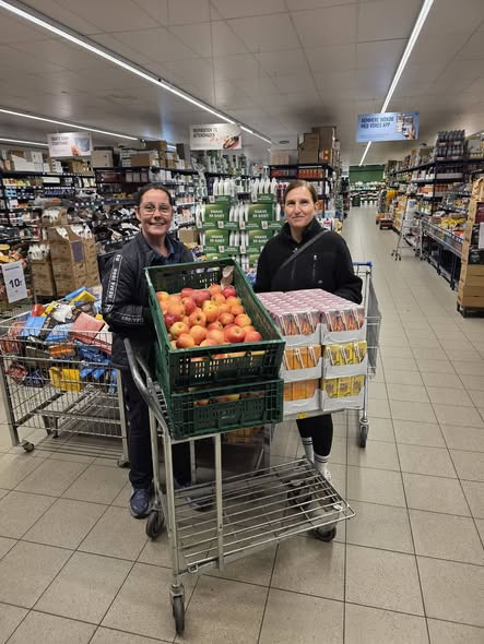 REMA 1000 Halgårdvej sponsorerer frugt og juice til skolernes motionsdag