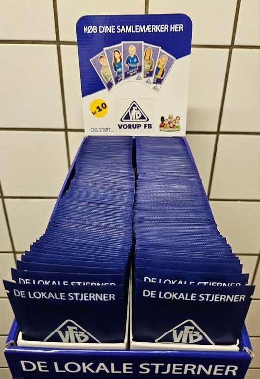 Løgstørvejens Bageri lancerer fodboldsamlemærker til støtte for lokale talenter