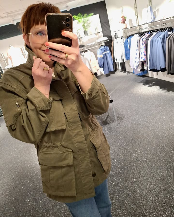 Lux By Jakobsen takker for fantastisk dag og annoncerer nye åbningstider