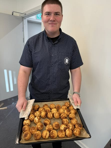 Rema 1000 Ringsted byder på æbleskiver til julehygge