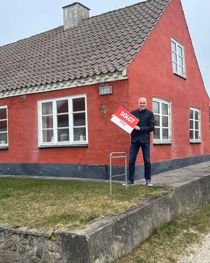 Home Hjørring fejrer salg af historisk villa i Lønstrup