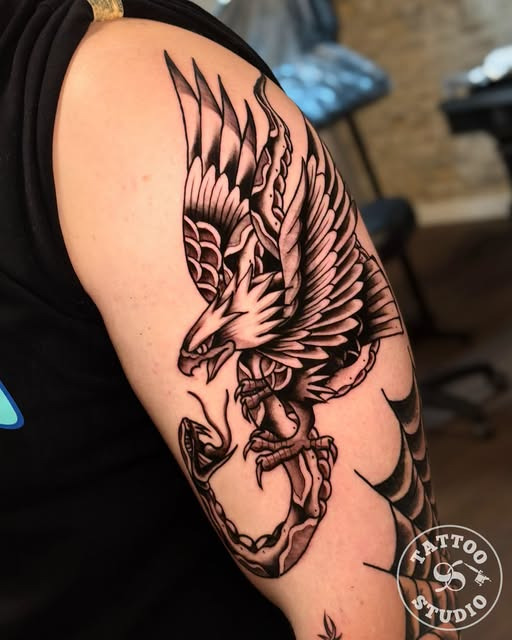 Tattoo Studio 96 præsenterer kraftfuld og dynamisk tatovering af Anastasia