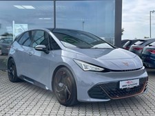 Topudstyret elbil med lang rækkevidde på budget hos Sørby Autocenter