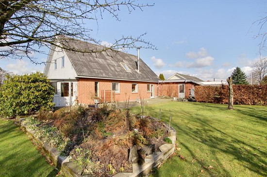 Pris sat ned med 200.000 kr. på Høgildvej 31