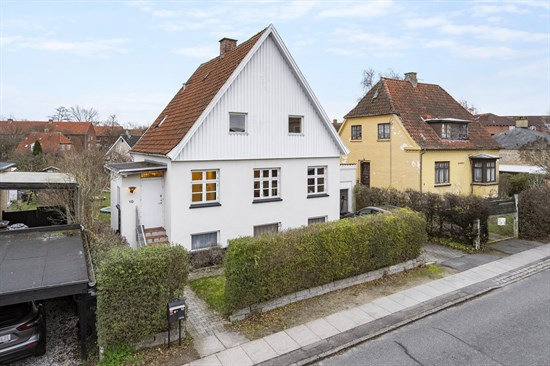 Pris sat ned med 300.000 kr. på Stenlillevej 10
