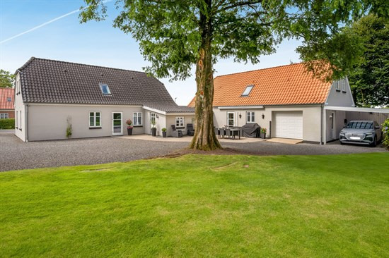 Top 6 over dyreste boliger til salg i Rødding. Priser op til 4.875.000 kr