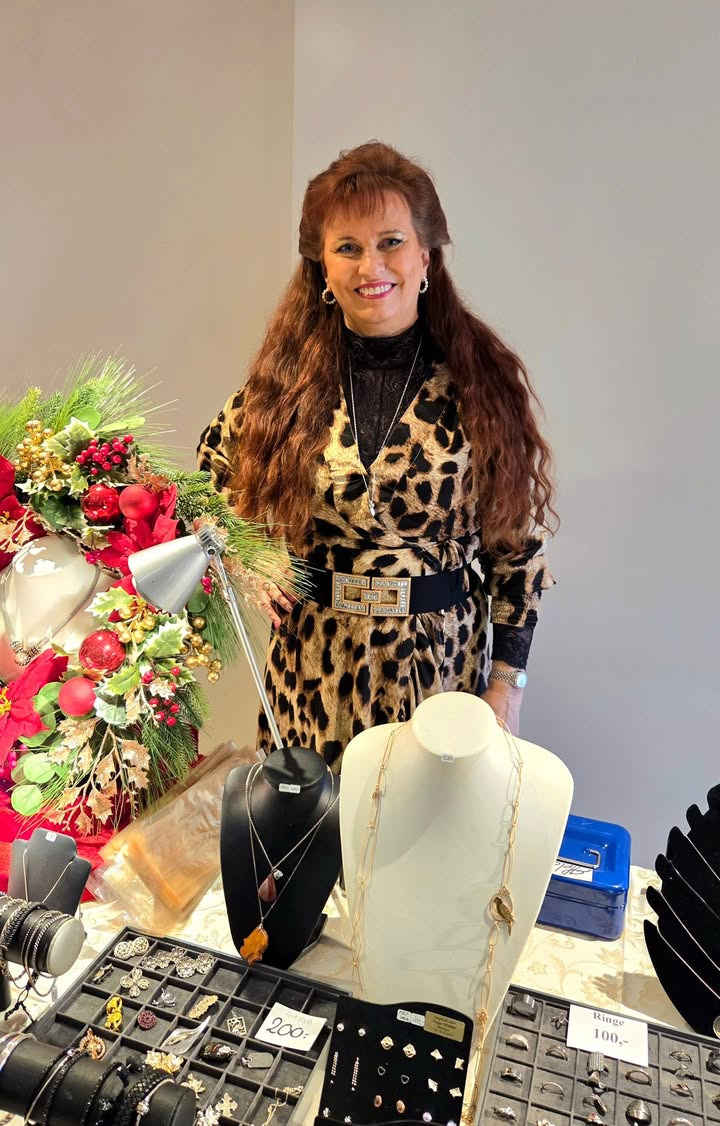 Smykkedesigner Helga Winther byder velkommen til julemarked i Den Gamle Biograf