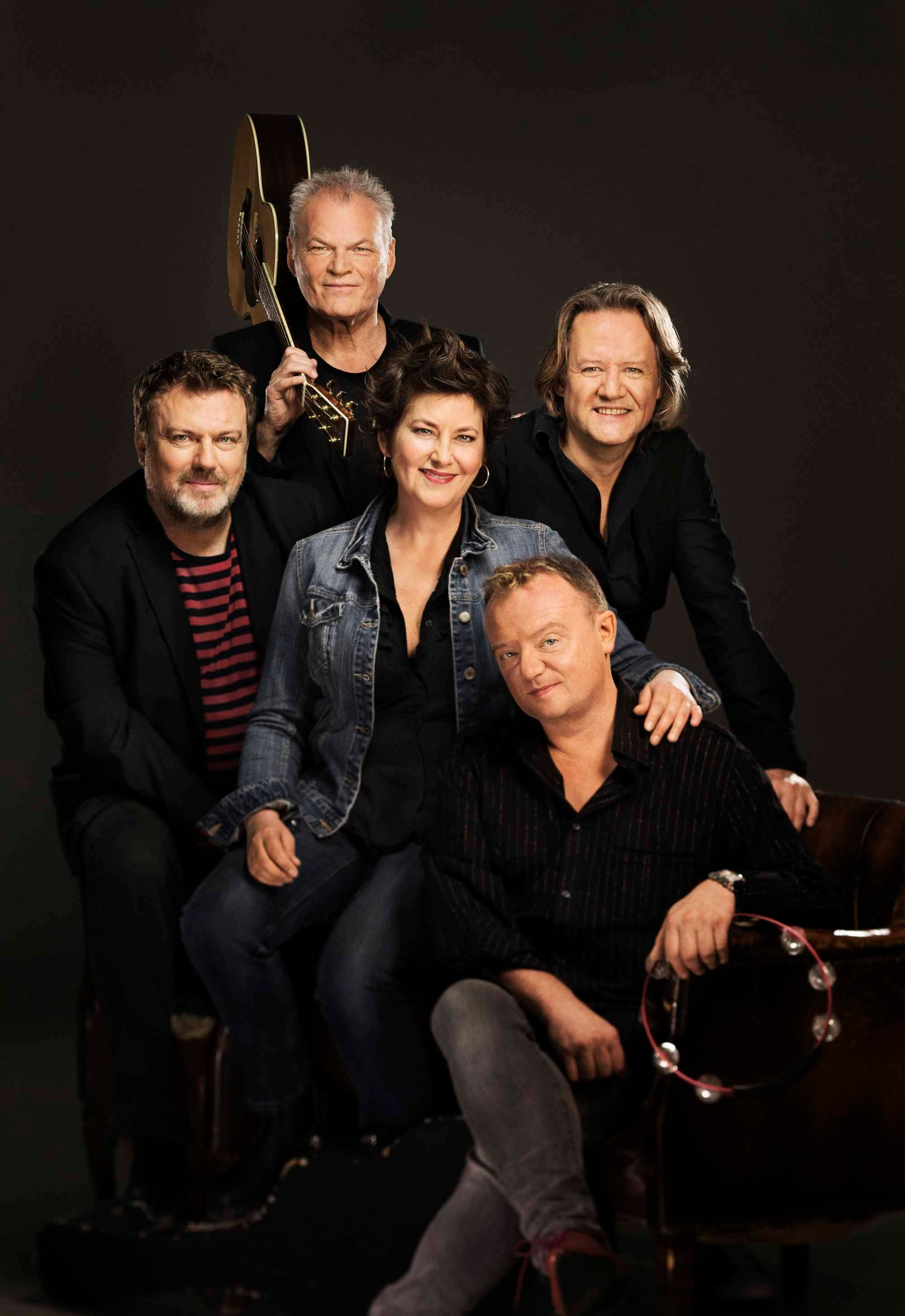 Grin og musikalske minder i Greve: Comedy og jubilæumskoncert i Portalen