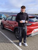 Lucas bestod køreprøven med ros hos StartDriving.dk - Hosbonds Køreskole