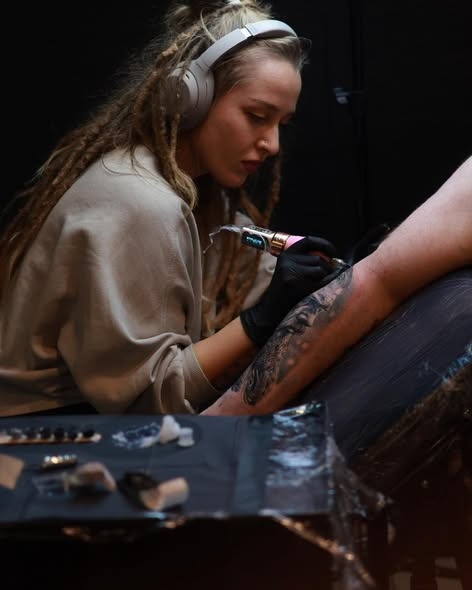 Helle vender tilbage til Mr. & Mrs. Tattoo: Book din tid nu!