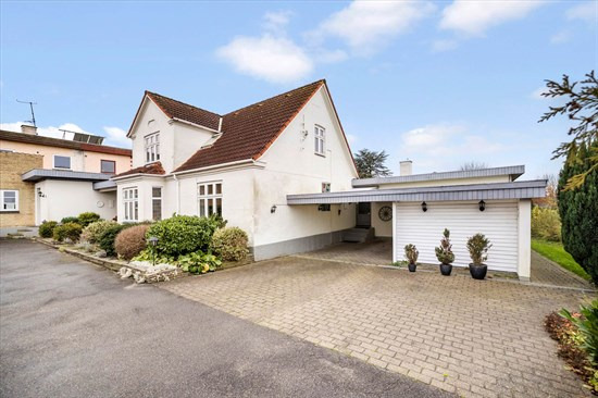 Bolig til salg for 2,0  mio. kroner - se hvad der ellers er til salg i Frederikssund Kommune