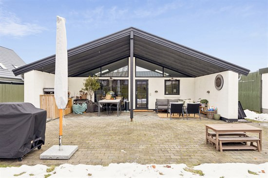 Snerlevej 5 og 1 anden boliger er kommet til salg denne uge i Greve - se boligerne her.