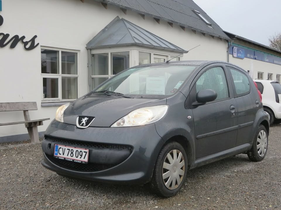 TT CARS ApS udlejer små personbiler for 3.000 kr. om måneden med fri km