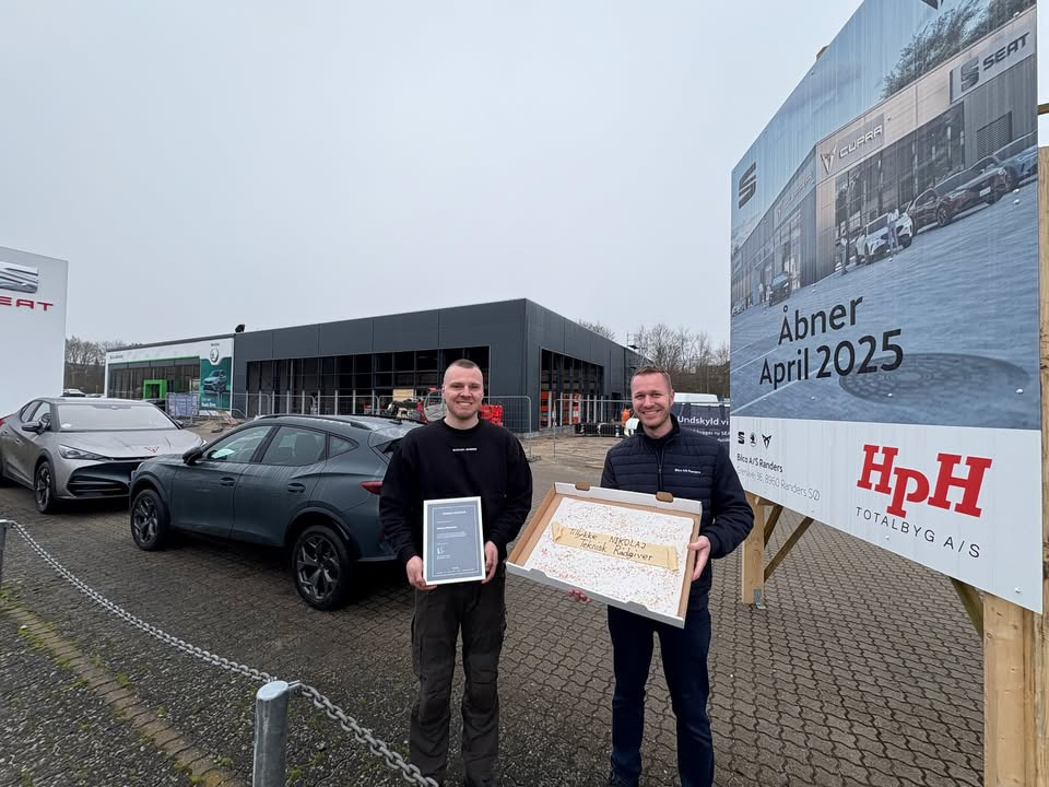 Bilco A/S Randers fejrer Nikolajs nye titel som teknisk rådgiver og byggesucces