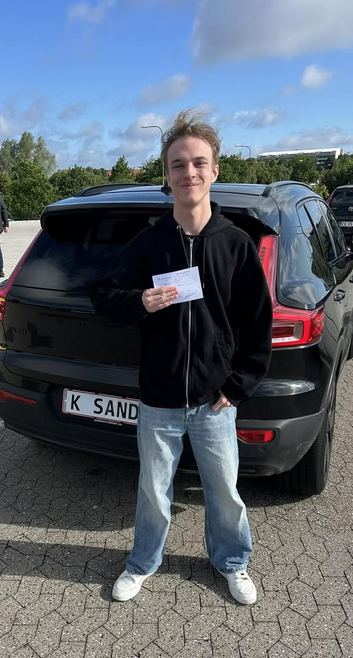 Kenneth Sand Køreskole ønsker Lukas Pedersen tillykke med bestået køreprøve i første forsøg