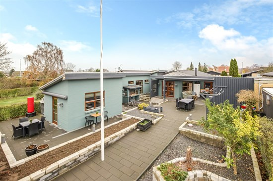 Lærkevej 16 og 1 anden boliger er kommet til salg denne uge i Hornslet - se boligerne her.